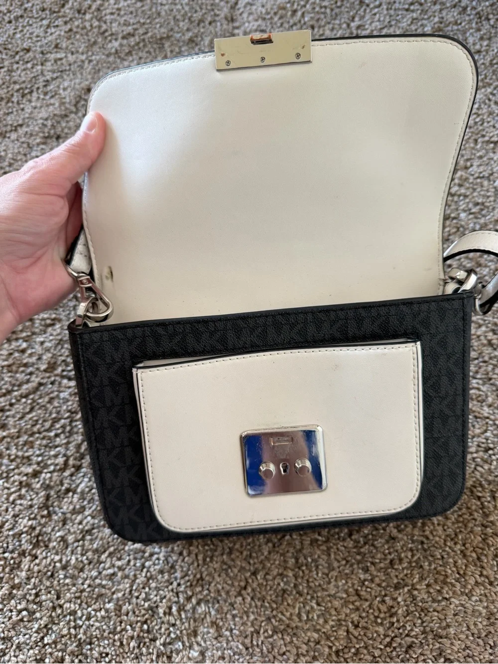 MICHAEL KORS Black Signature Crossbody Logo Printed Bag with White Colorblock